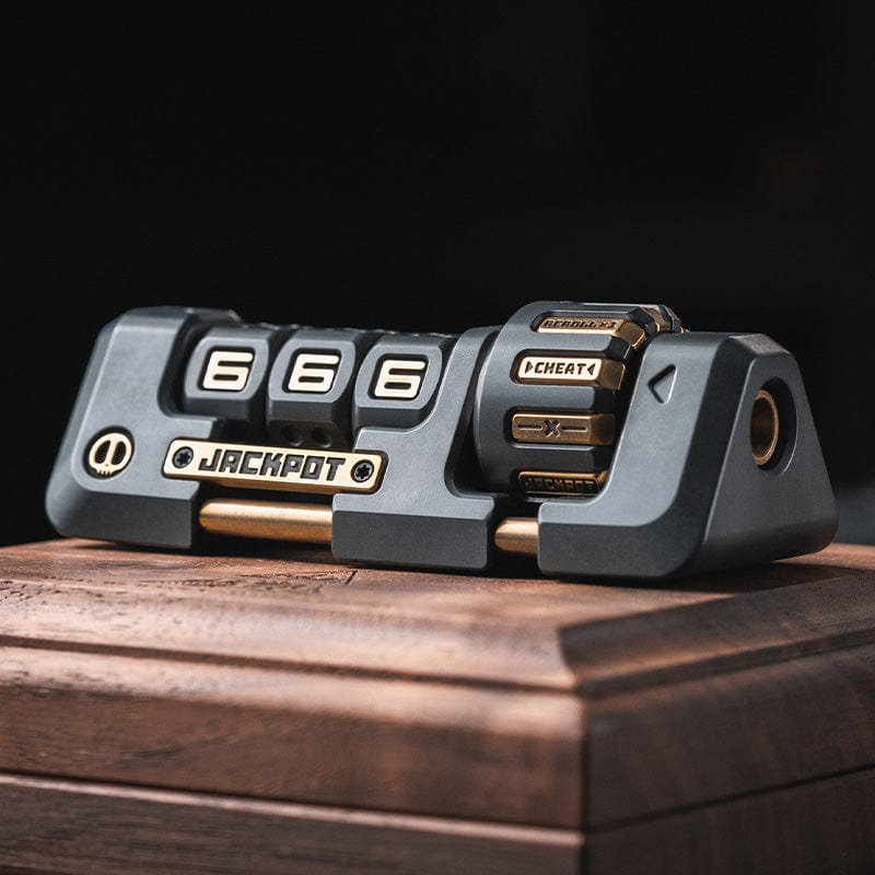 Jackpot 2.0 Deskset. 2099 Series