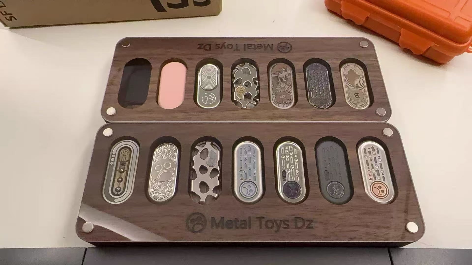 Top-B Wooden Display Case